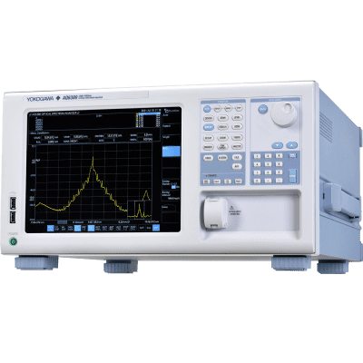 L'AQ6380 OSA est l'analyseur de spectre optique le plus performant de Yokogawa Test&Measurement. Ses excellentes spécifications en matière de résolution en longueur d'onde optique, de précision et de plage dynamique rapprochée permettent de séparer clairement les signaux optiques très proches et de les mesurer avec précision. Cet OSA intègre une technologie et des fonctionnalités intelligentes, notamment un écran tactile intuitif, un étalonnage automatique des longueurs d'onde et une vitesse de balayage optimisée, permettant aux utilisateurs de travailler plus efficacement. En outre, l'AQ6380 OSA comprend des mécanismes de purge de gaz, un étalonnage de longueur d'onde entièrement automatisé, une compatibilité avec la haute résolution et le nombre élevé d'échantillons, et une entrée pour fibre monomode.