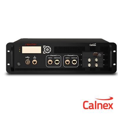 Le Sentry de Calnex est une solution de supervision de synchronisation réseau conçue pour contrôler les performances globales des infrastructures critiques. Installé en baie, il permet de surveiller à distance les flux PTP, NTP et les signaux d'horloge afin de détecter rapidement les anomalies de synchronisation. Adapté aux datacenters, réseaux télécoms et environnements financiers, Sentry aide les exploitants à anticiper les dérives temporelles, optimiser les performances réseau et garantir la continuité des services.
