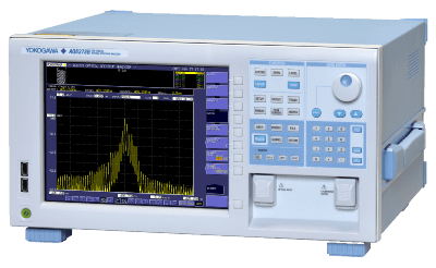 L' OSA AQ6373B est conçu pour les applications allant du visible (350nm) au proche infrarouge (1200nm). Il intègre un démarrage rapide (environ 2 minutes) et une mesure rapide (seulement 0,5 sec. pour une mesure couvrant 100nm). La finesse incomparable du filtre passe-bande est indispensable pour séparer nettement des signaux très proches les uns des autres.